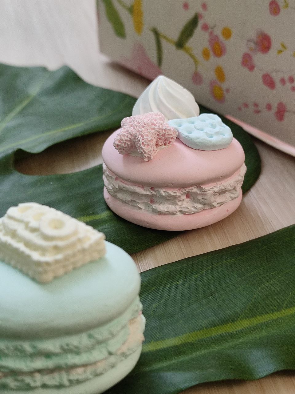 Macaron Dreams Aroma Stone with Tray - Image 2